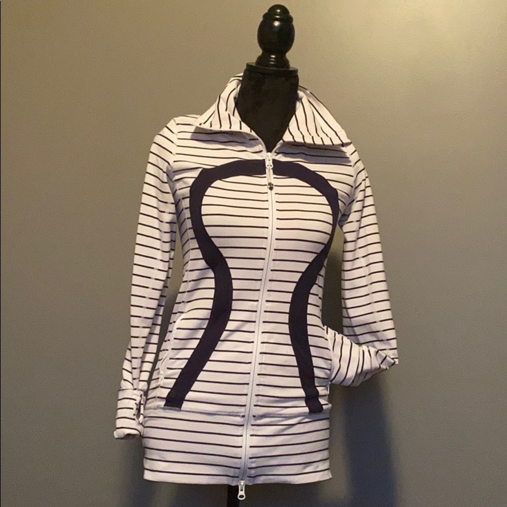 Lulu Lemon jacket navy striped over white size 4
